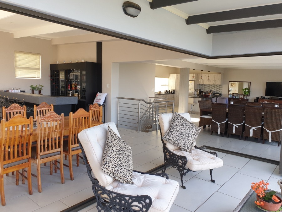 4 Bedroom Property for Sale in Heldervue Western Cape